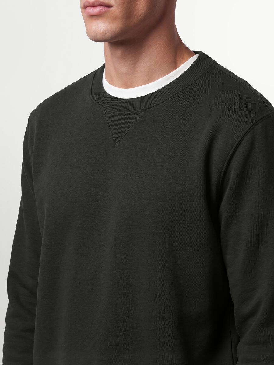 Black crew-neck sweatshirt in cotton blend, regular fit_3