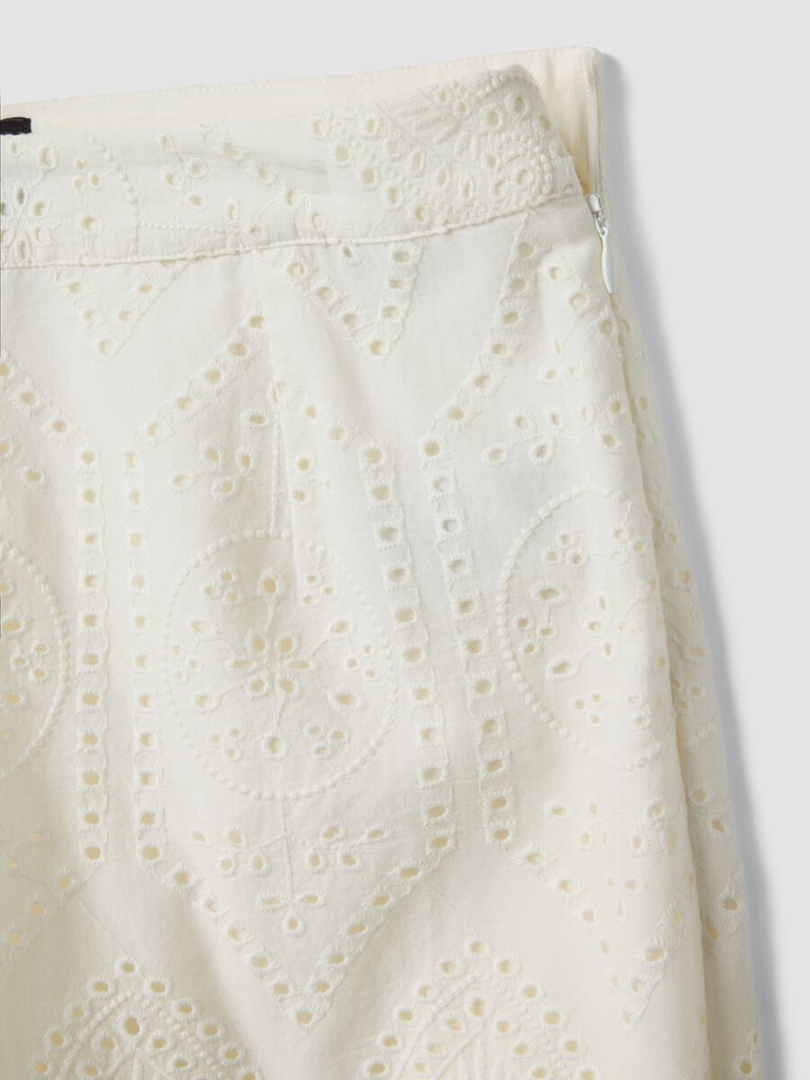 White pure cotton broderie anglaise shorts_1