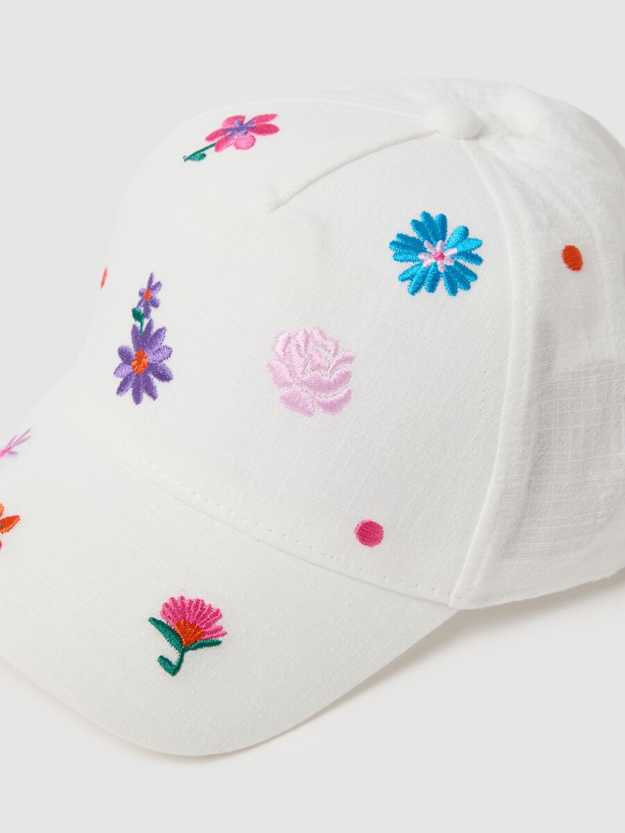 Girls' pure white cotton hat with visor and embroidery_2