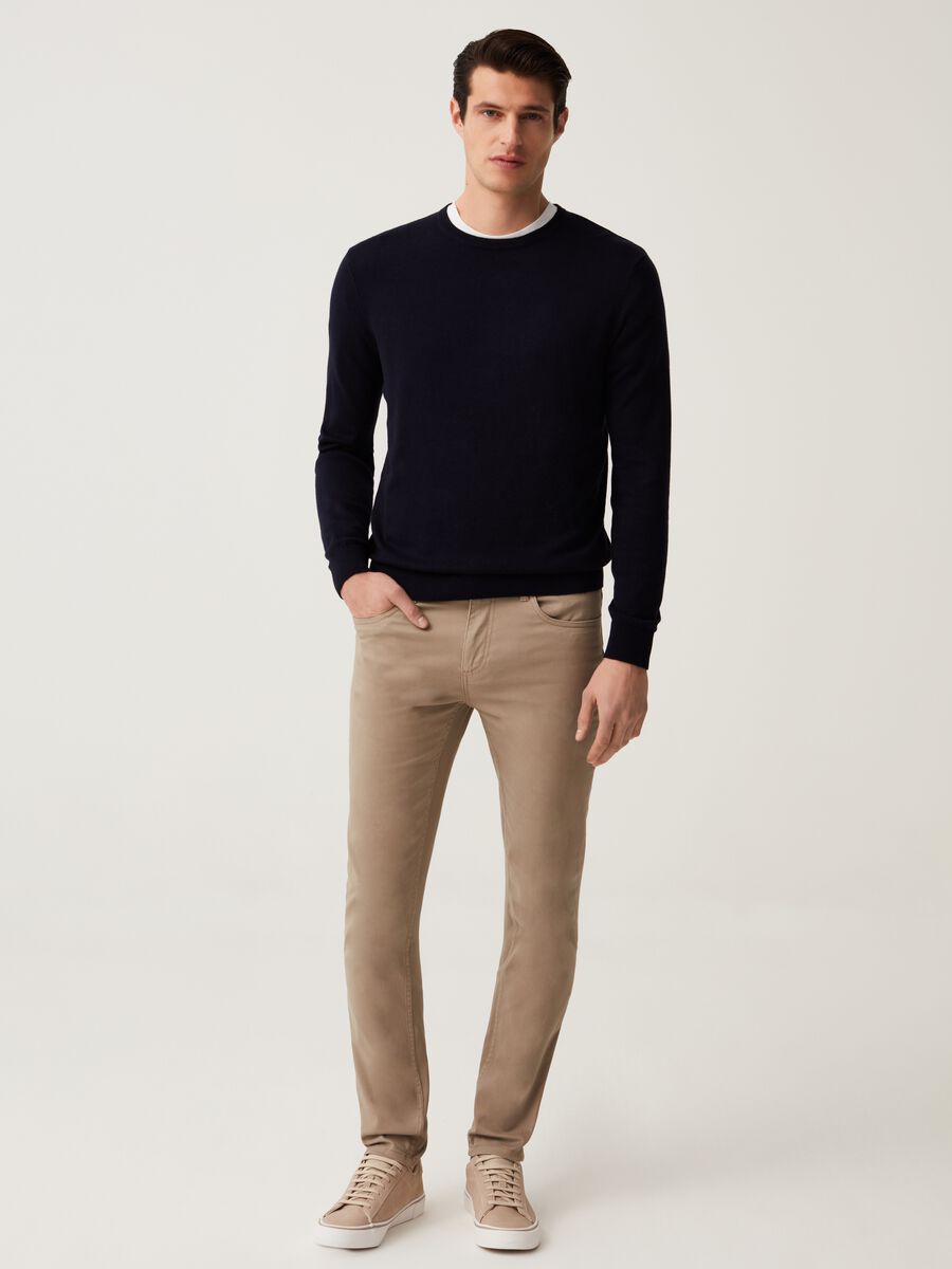Skinny-fit trousers with five pockets_0