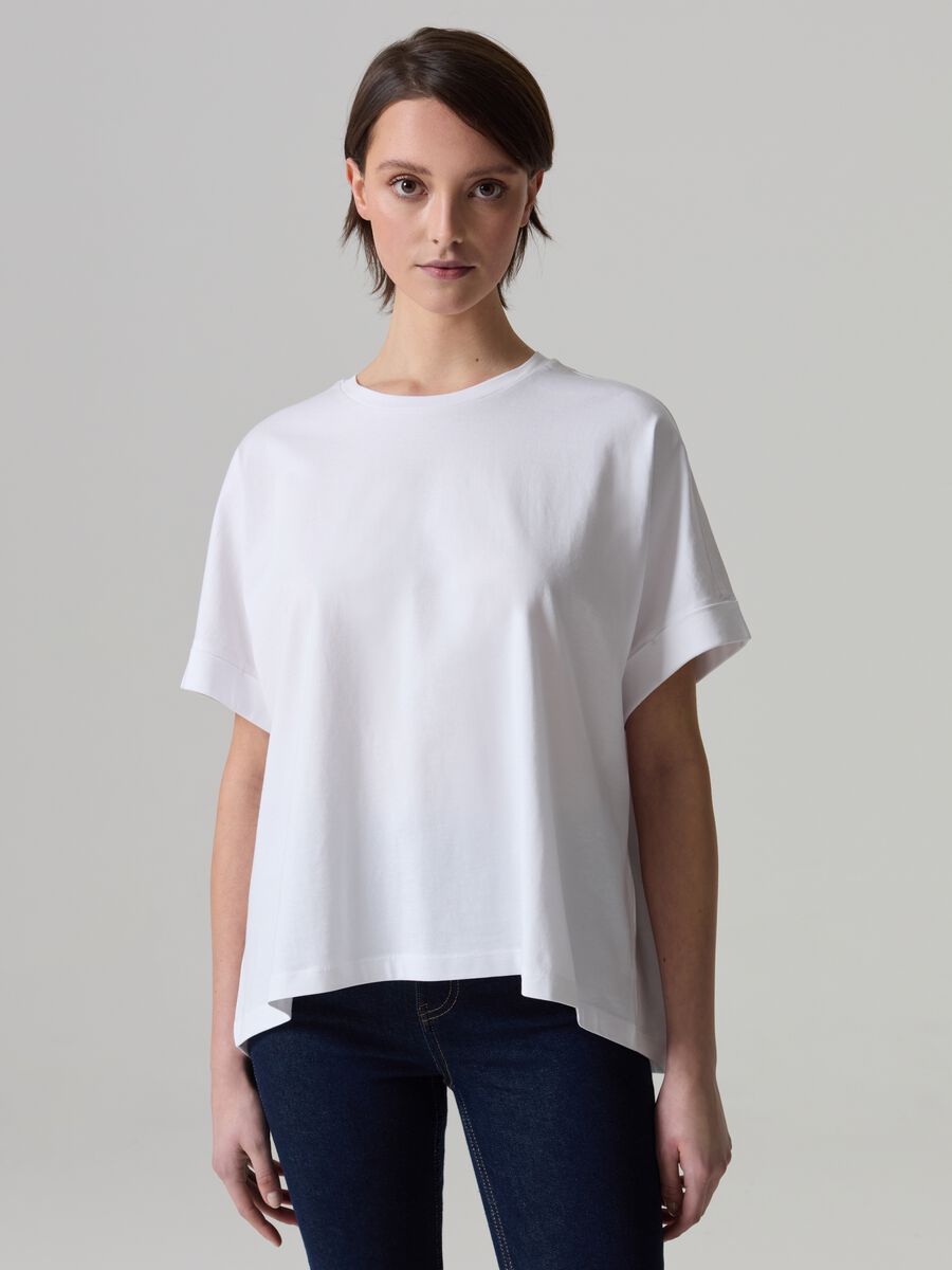Camiseta de algodón con dobladillos vueltos_0