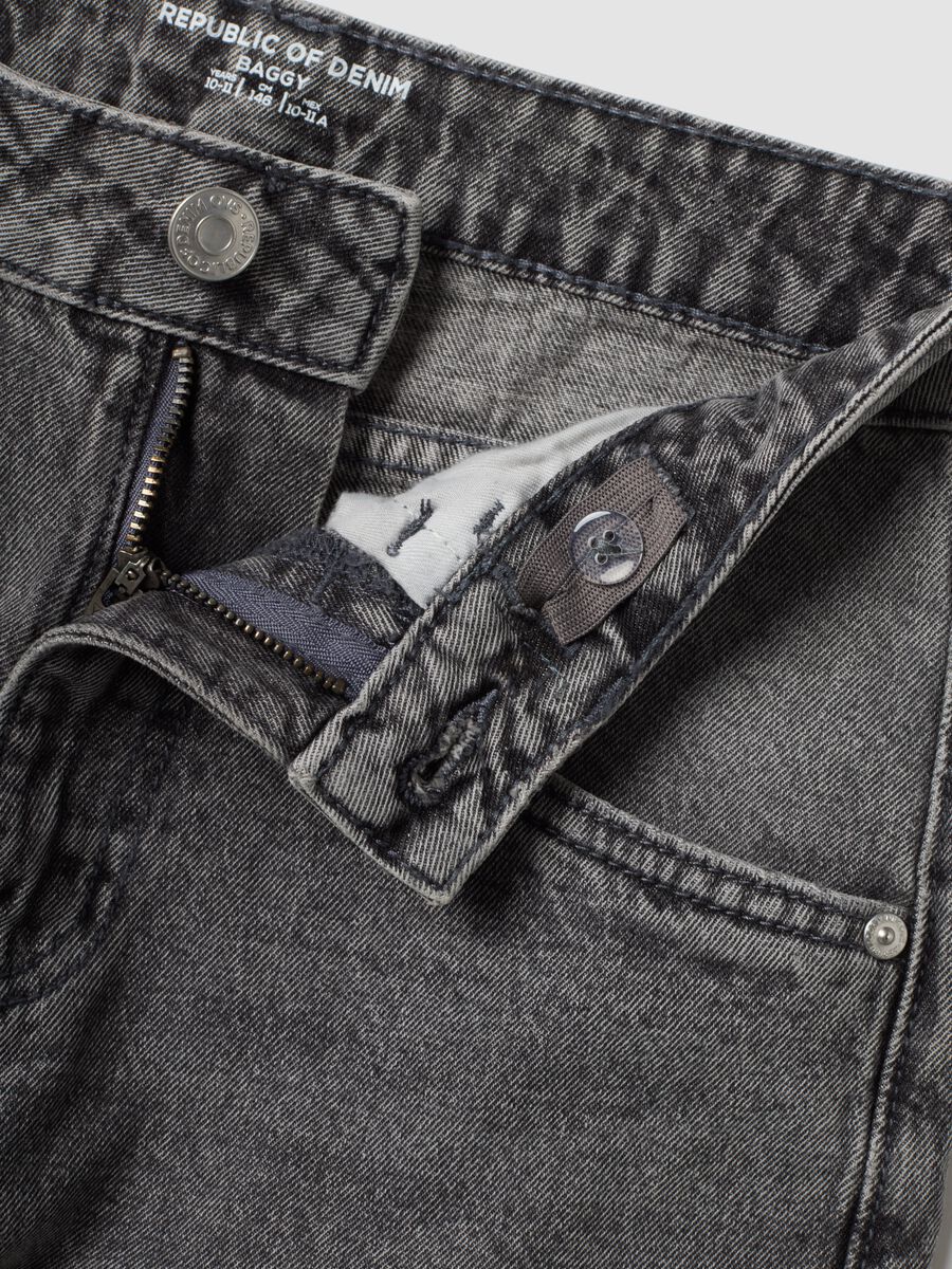 Grey pure-cotton baggy-fit jeans for boys_2