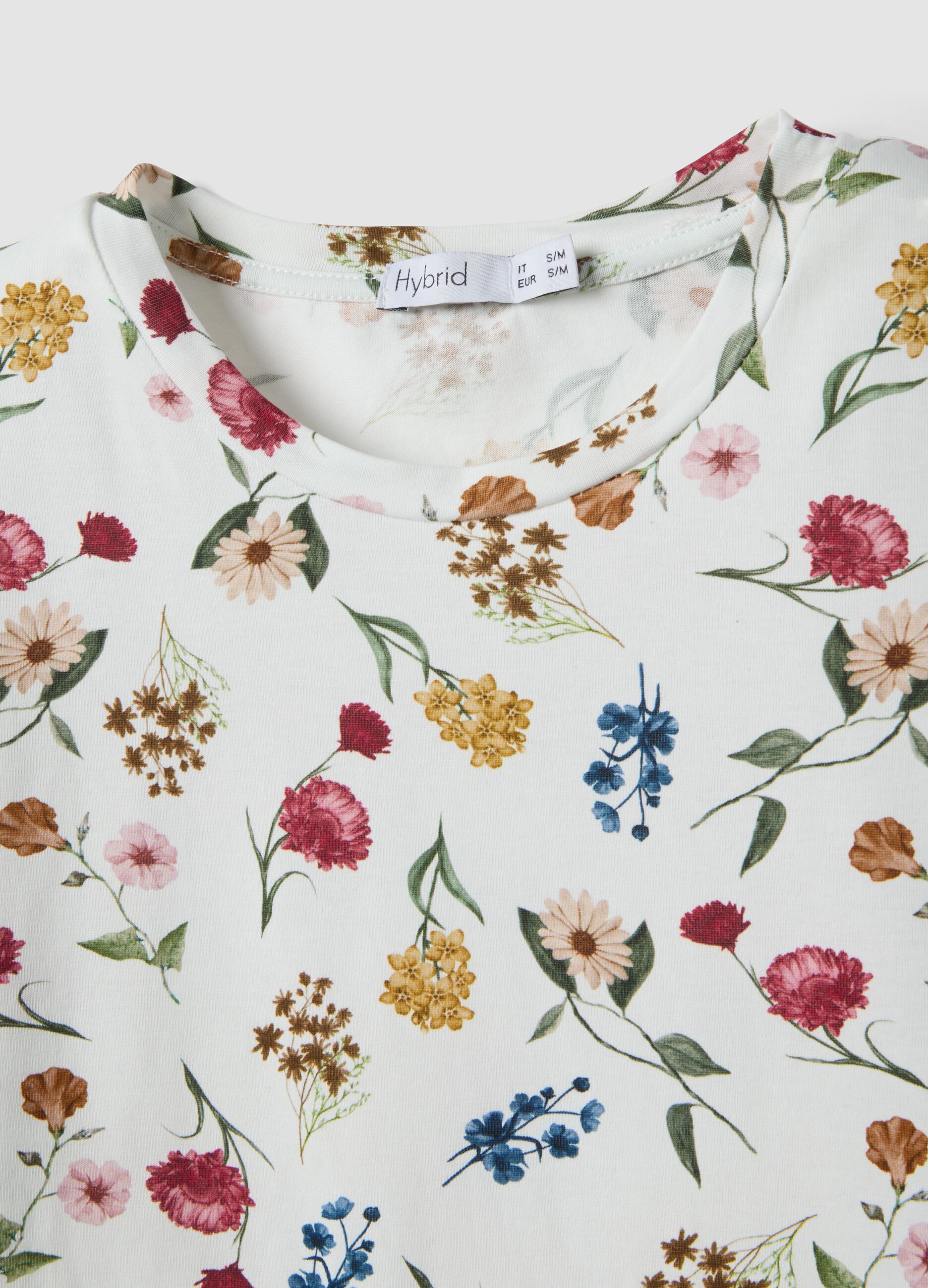 Camiseta blanca de algod&oacute;n el&aacute;stico con estampado floral, corte regular