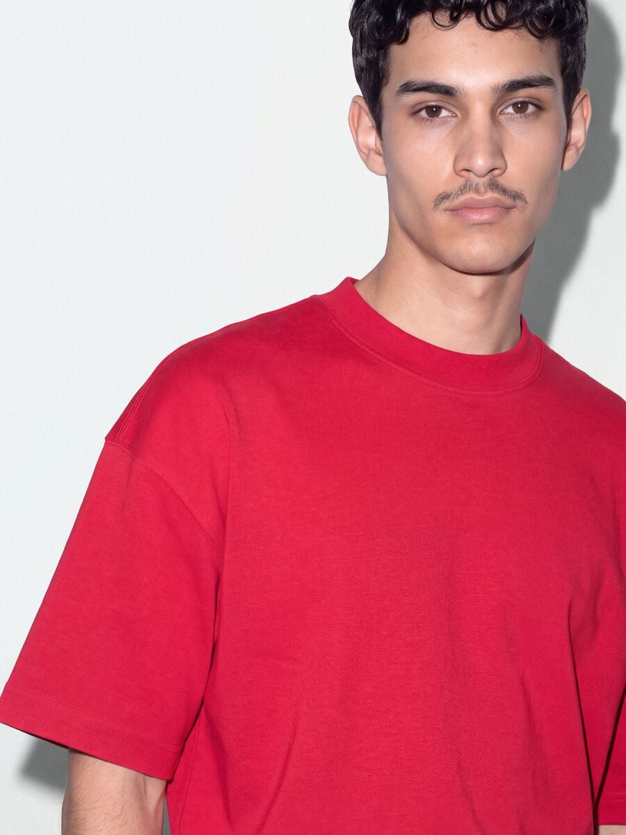 Red crew-neck T-shirt in pure cotton, boxy fit_2