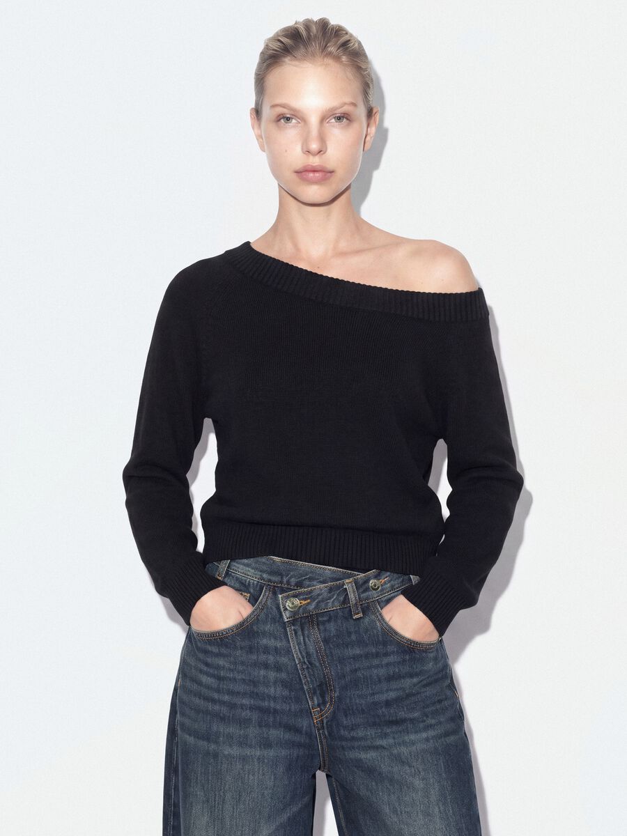 Black fitted viscose-blend top with boat neckline_0