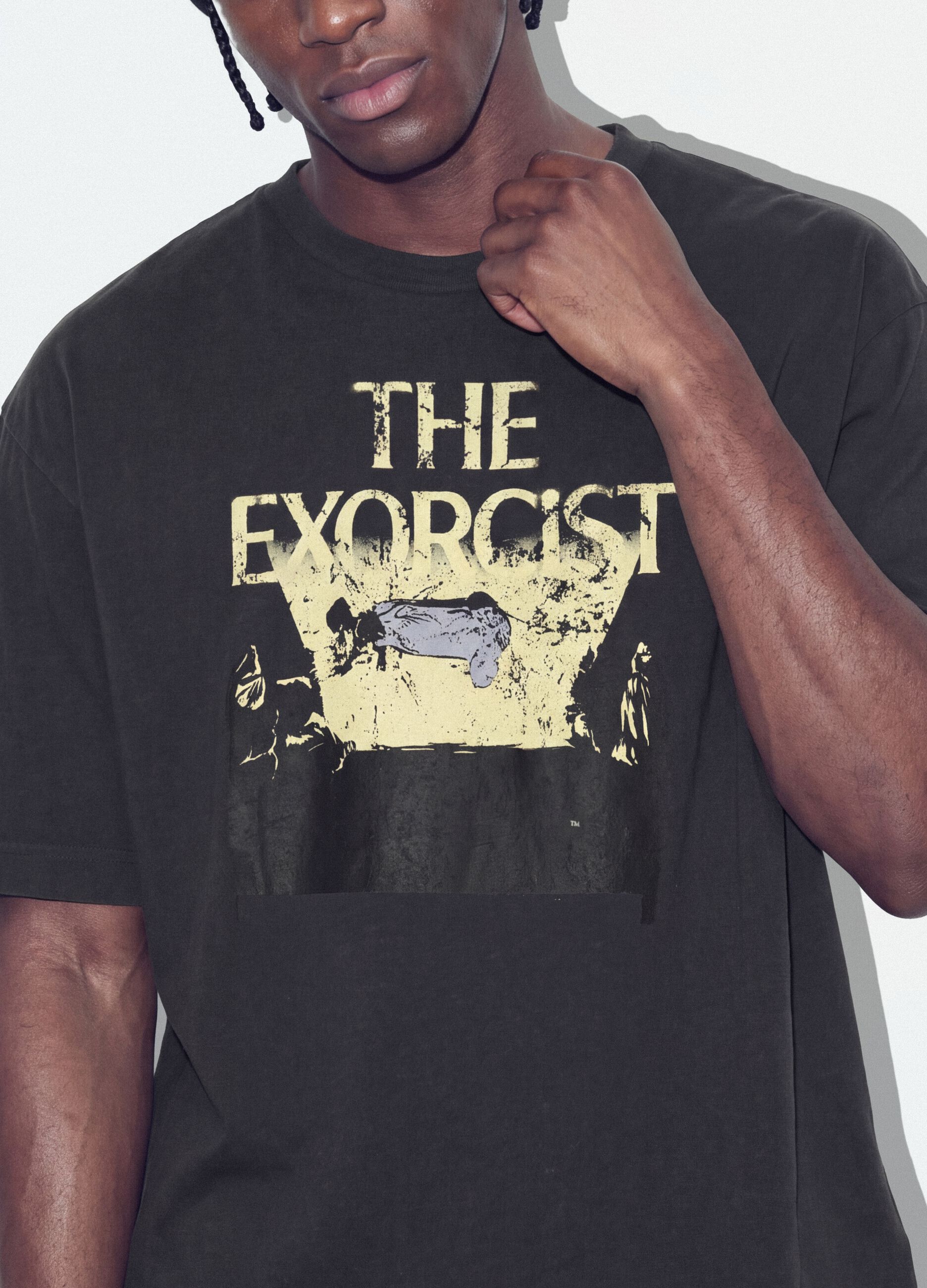 &Gamma;&kappa;&rho;&iota; cropped T-shirt &alpha;&pi;ό 100% &beta;&alpha;&mu;&beta;ά&kappa;&iota; &mu;&epsilon; &tau;ύ&pi;&omega;&mu;&alpha; "The Exorcist", &kappa;&alpha;&nu;&omicron;&nu;&iota;&kappa;ή &epsilon;&phi;&alpha;&rho;&mu;&omicron;&gamma;ή