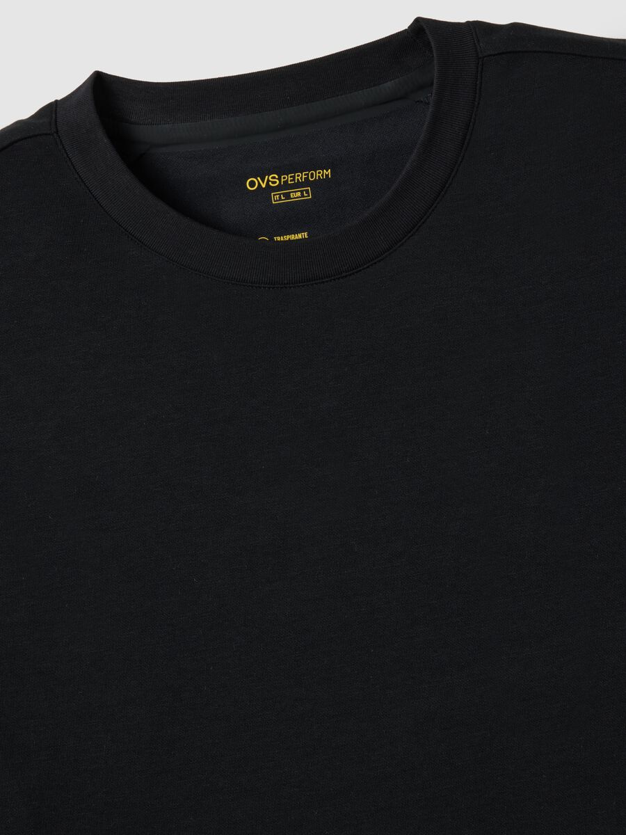 Regular fit black cotton blend crew neck T-shirt_5