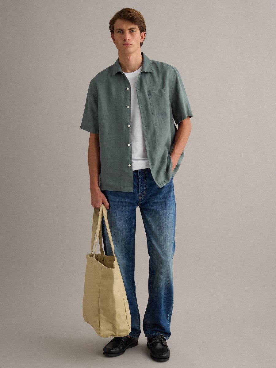 Gr&uuml;nes Hemd mit Bowlingkragen aus reinem Leinen im Regular Fit_1