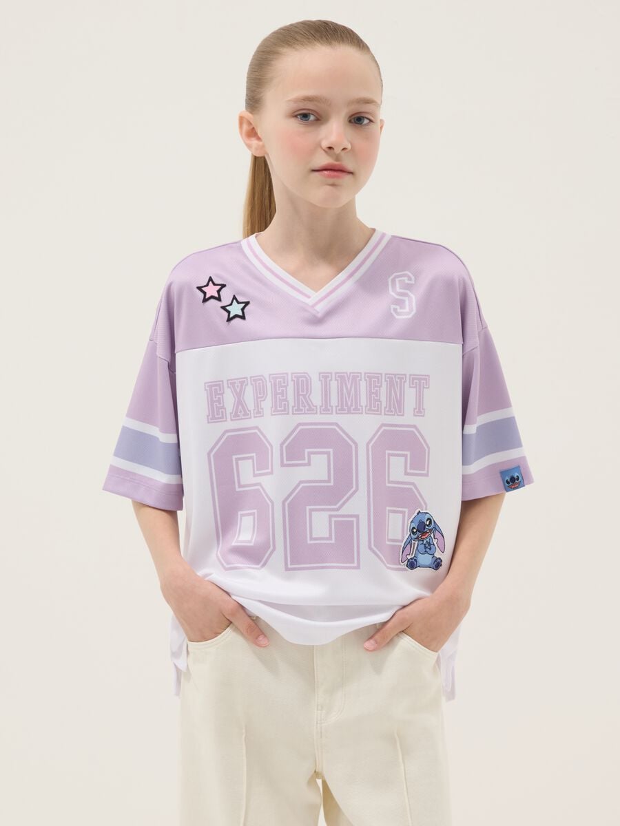 Mehrfarbiges reines Baumwoll-T-Shirt f&uuml;r M&auml;dchen im Boxy-Fit mit Stitch_0