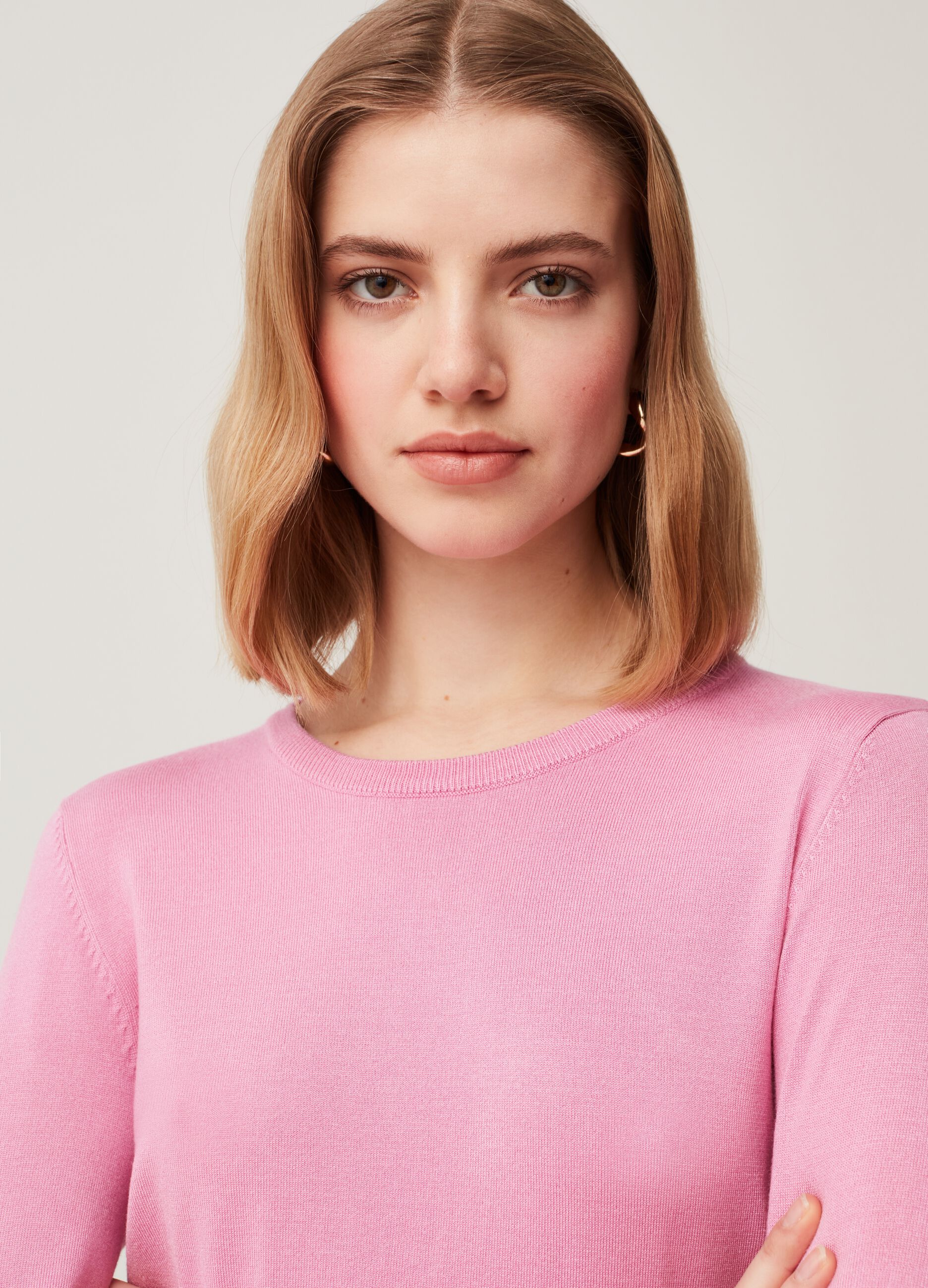 Solid colour round-neck top