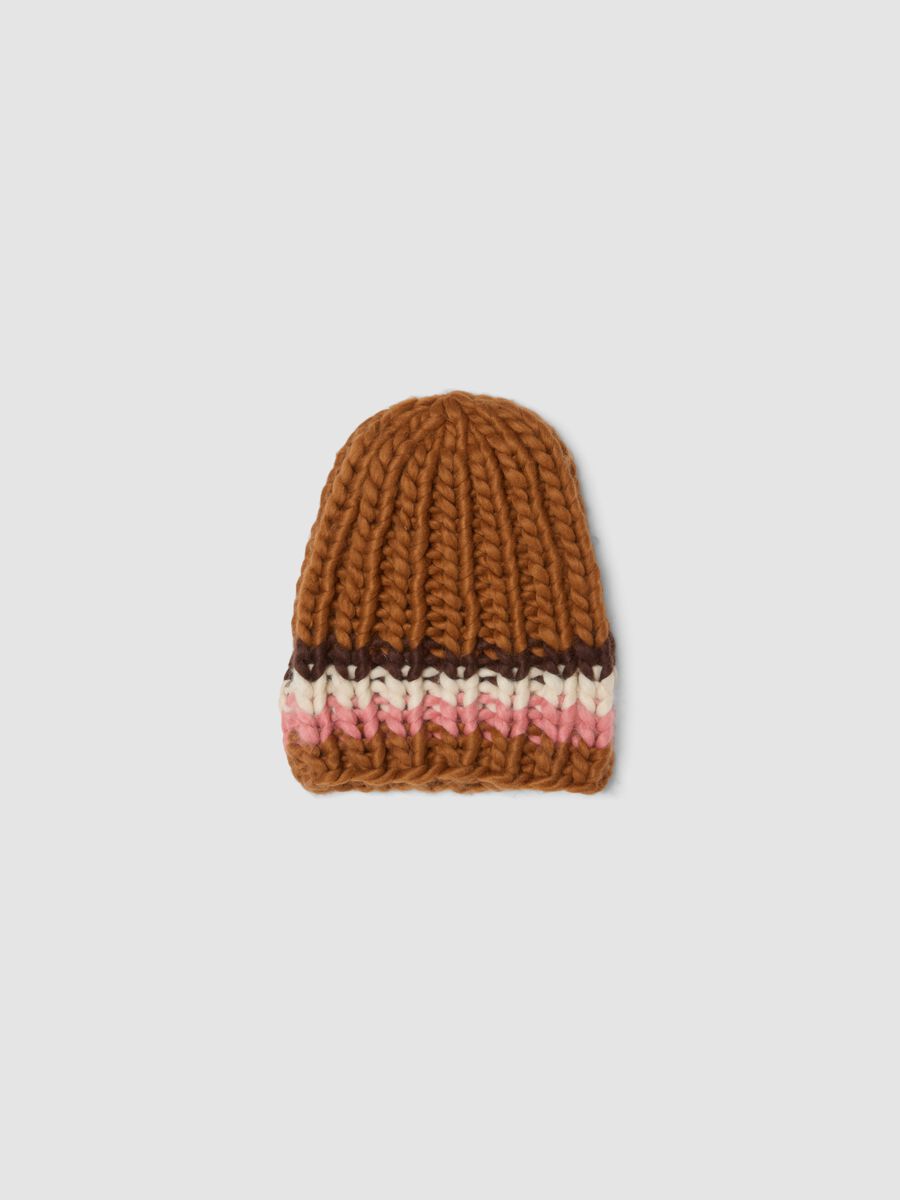 Cappello marrone in maglia con motivo a righe_0