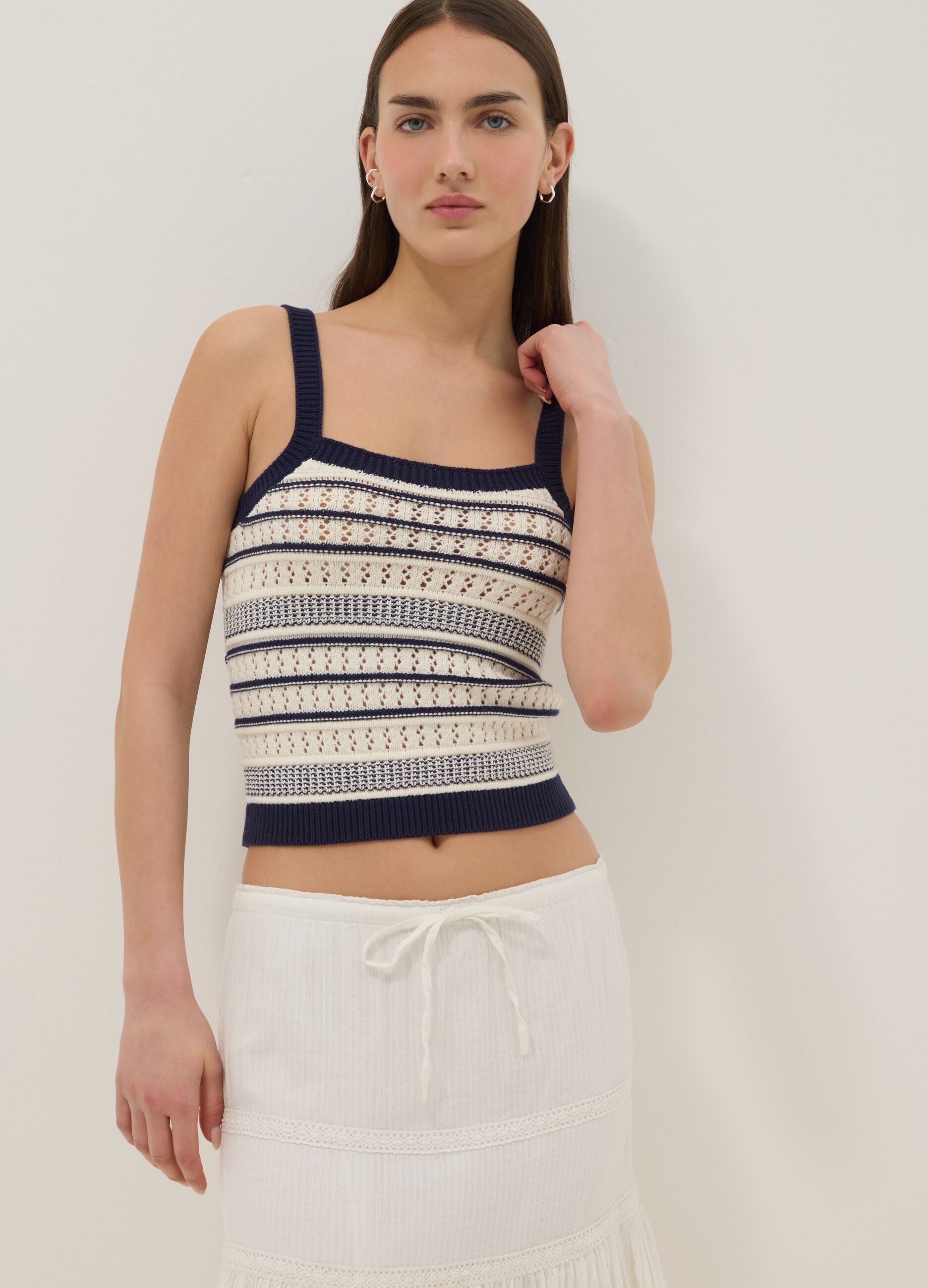 Tailliertes, mehrfarbig gestreiftes Top aus reiner Baumwolle mit d&uuml;nnen Tr&auml;gern