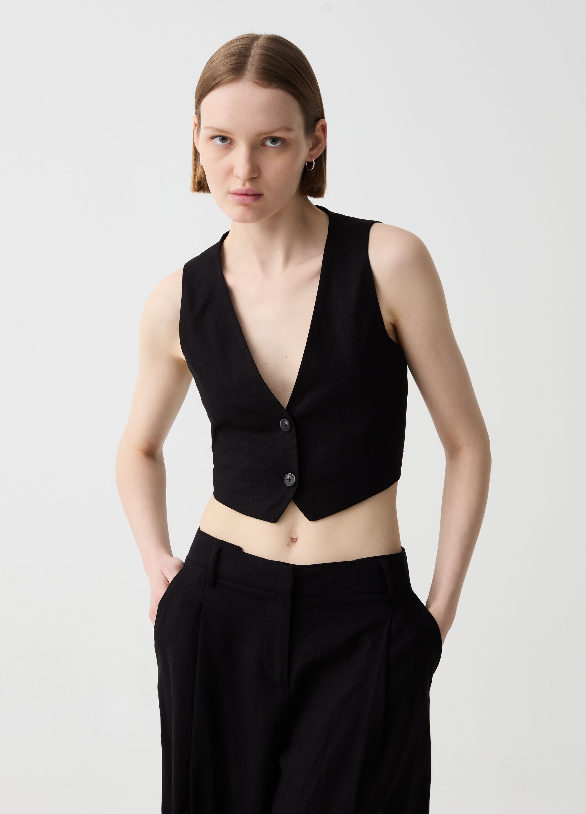 Cropped gilet in linen and viscose