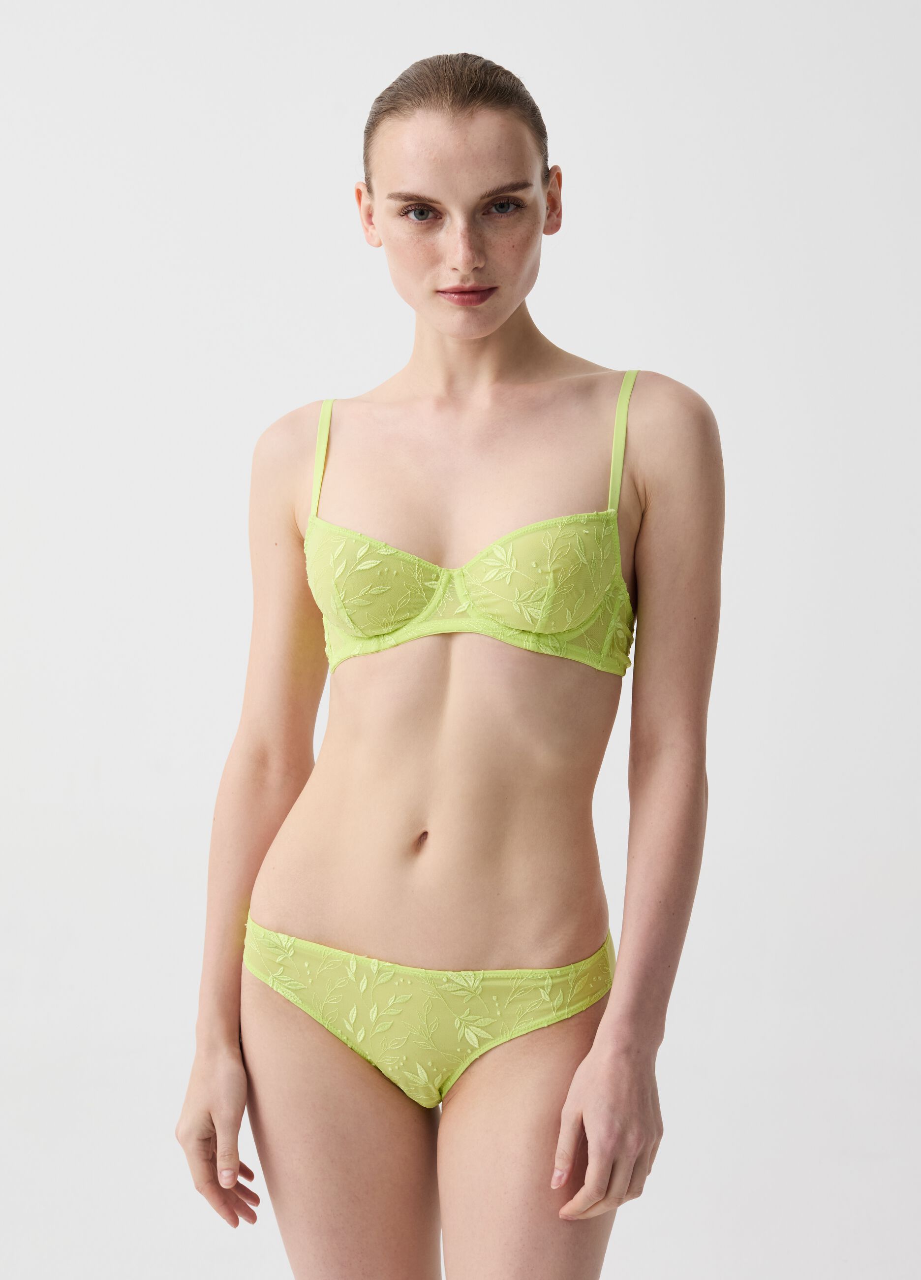 Balconette bra with foliage embroidery