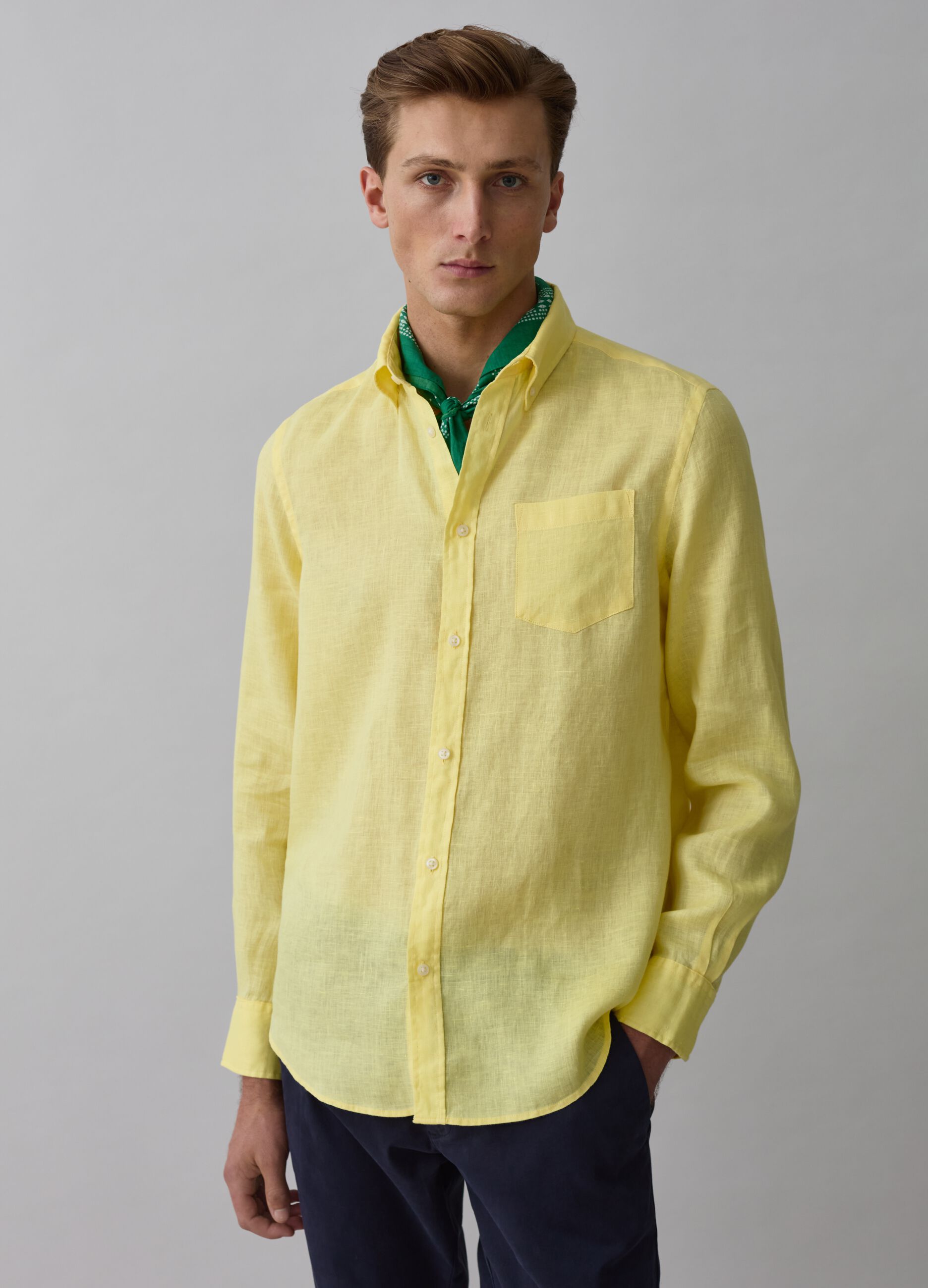 Regular-fit shirt with button-down collar in linen