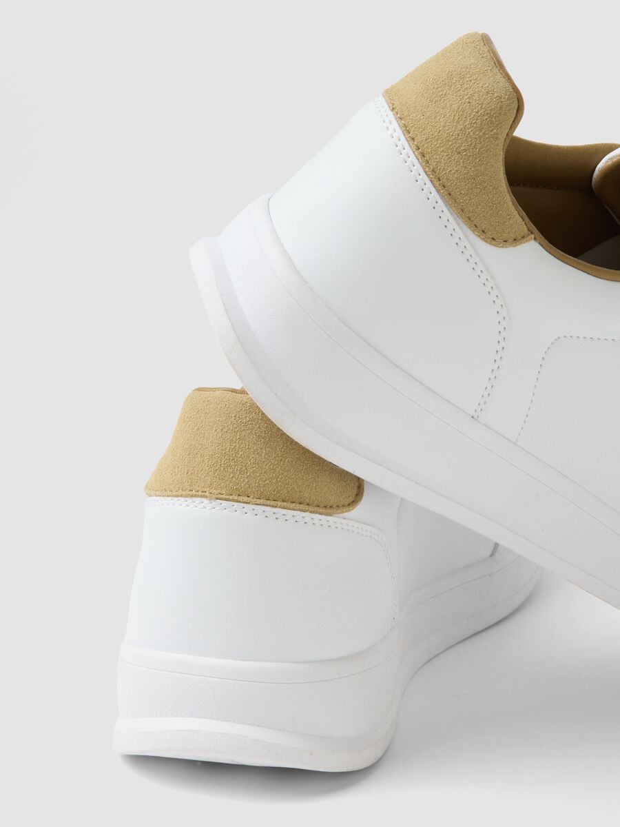 White casual trainers with beige detail_2