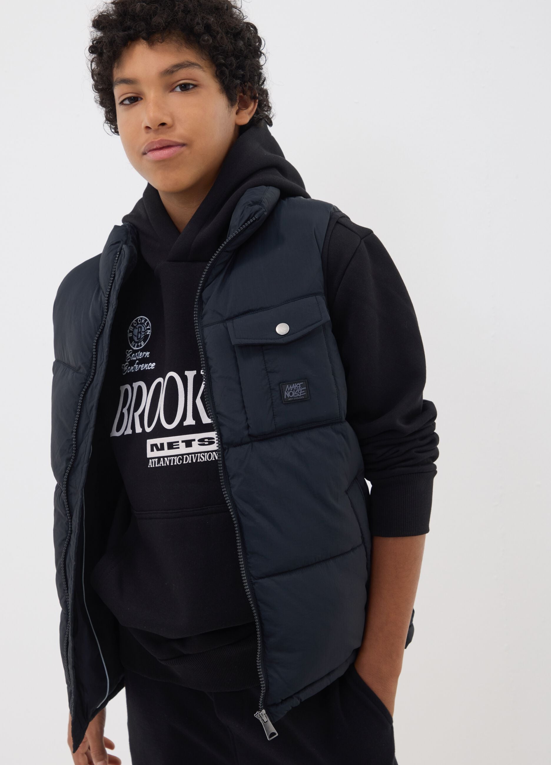 Black water-repellent padded gilet with zip and high neck for boys