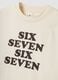 T-shirt branca em algod&atilde;o puro com estampado frontal Six Seven, corte boxy_6