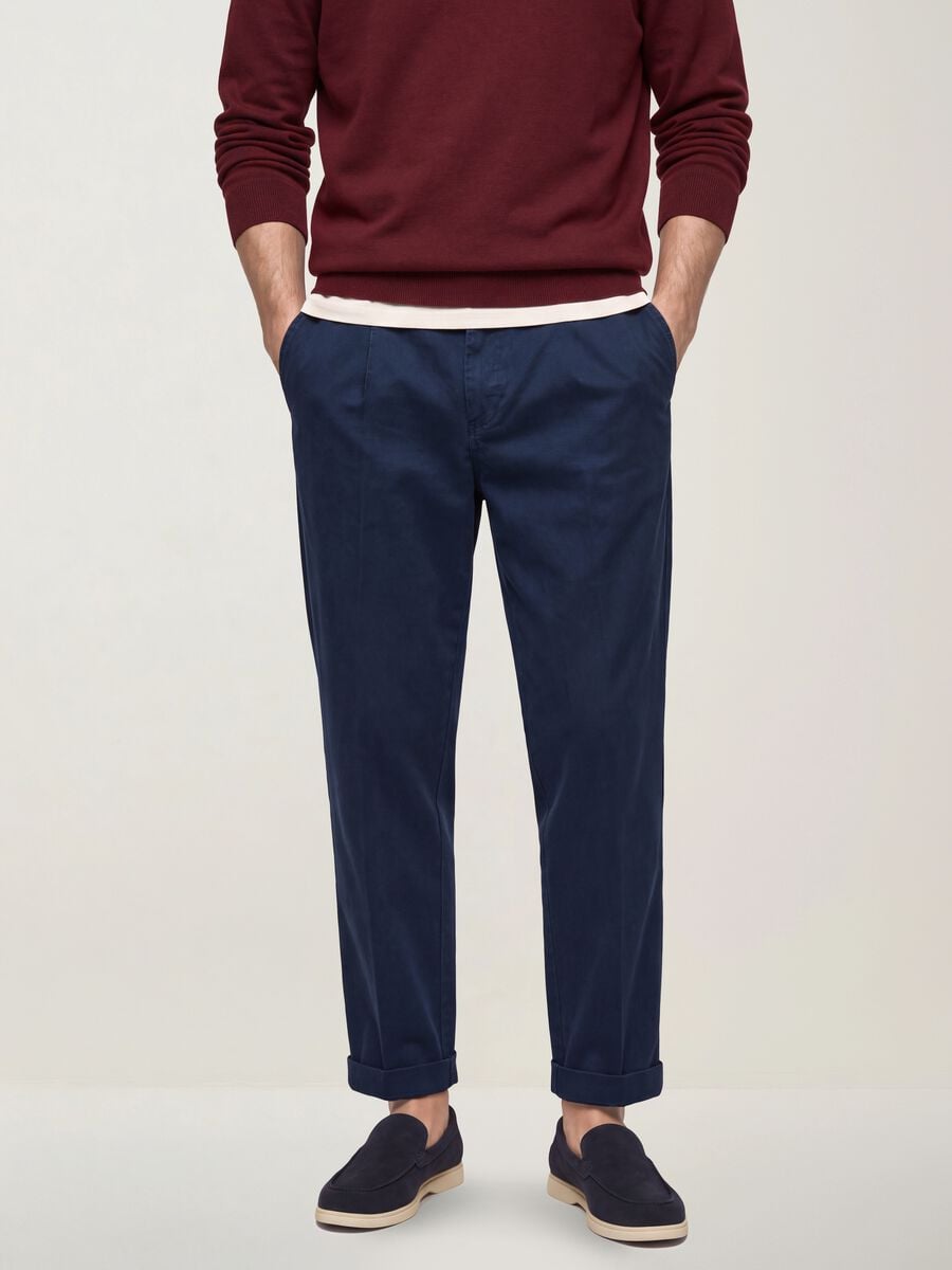 Pantaloni chino blu in puro cotone carrot fit_2