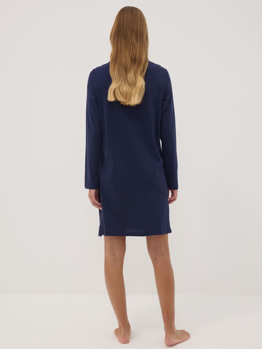 Blue crew-neck nightdress in pure organic cotton_3