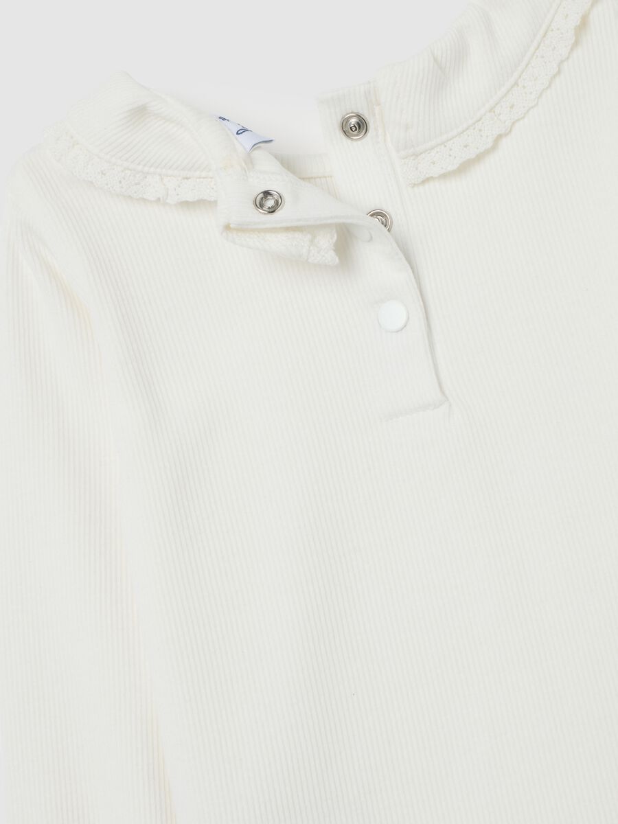 Girl's white regular fit cotton blend top with crew neck_3