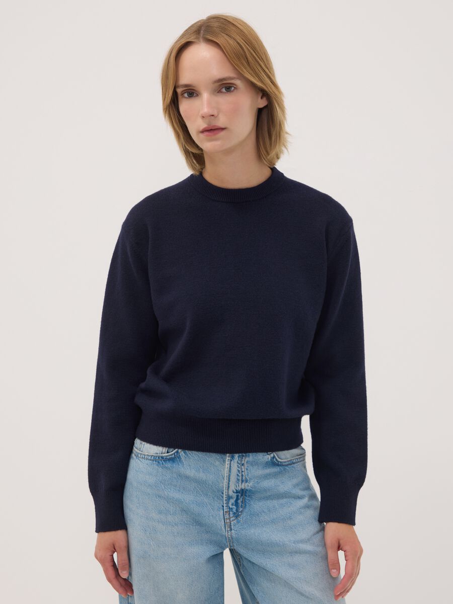 Blauer Rundhals-Pullover aus elastischer Wolle_0