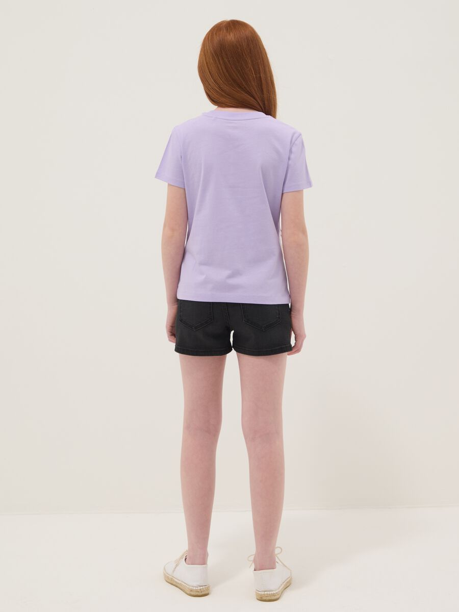 Short vaquero negro para ni&ntilde;a en mezcla de algod&oacute;n el&aacute;stico, corte slim_1