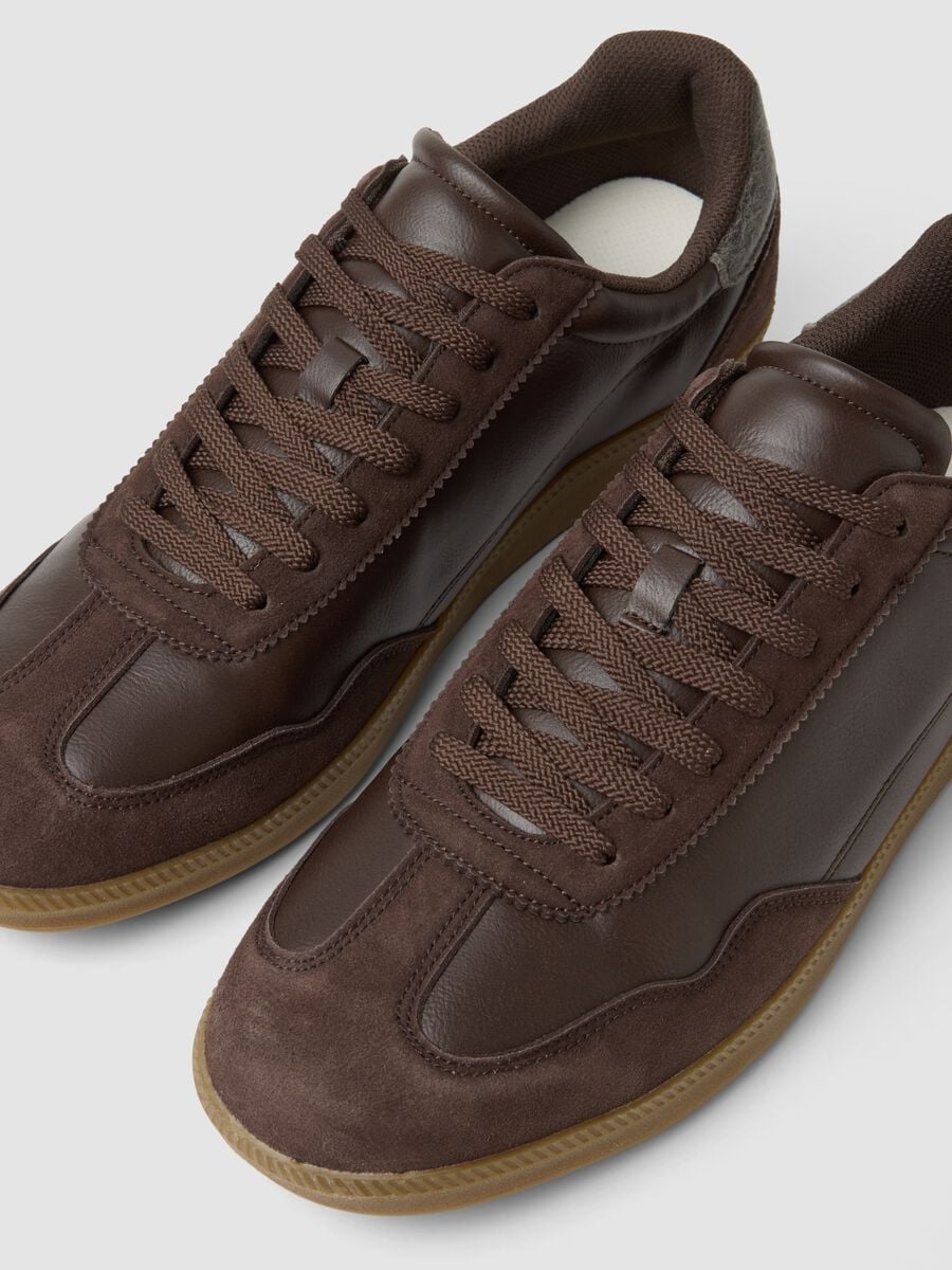 Casual brown trainers with contrast sole_2