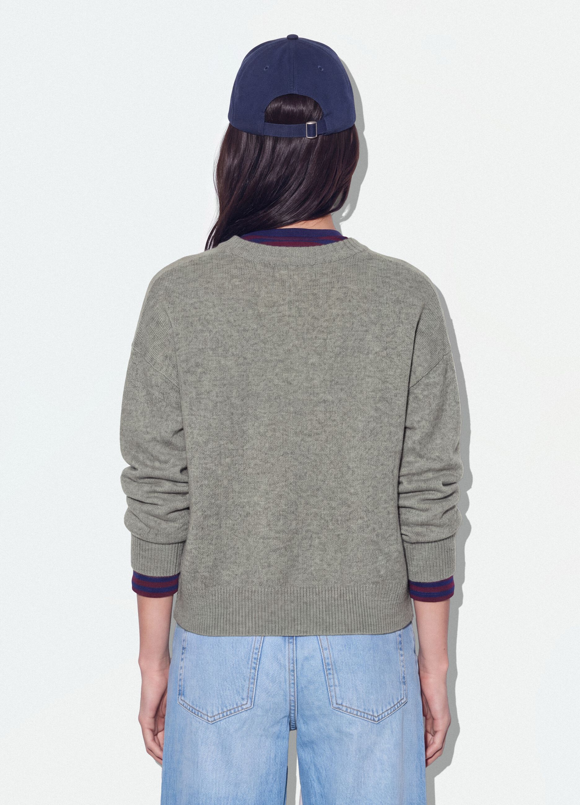 Maglia grigia in viscosa elasticizzata girocollo jacquard