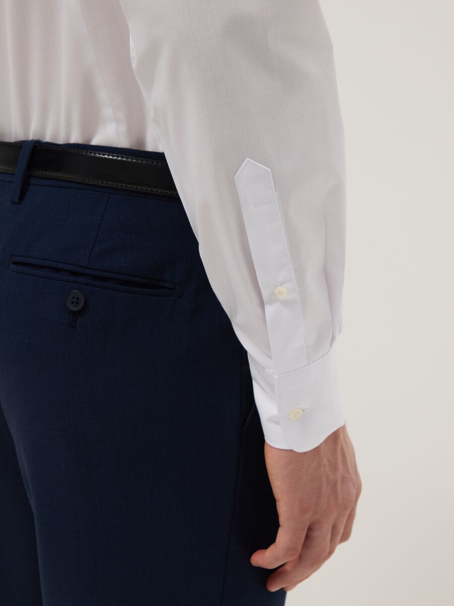 Camisa blanca slim fit de manga larga_3