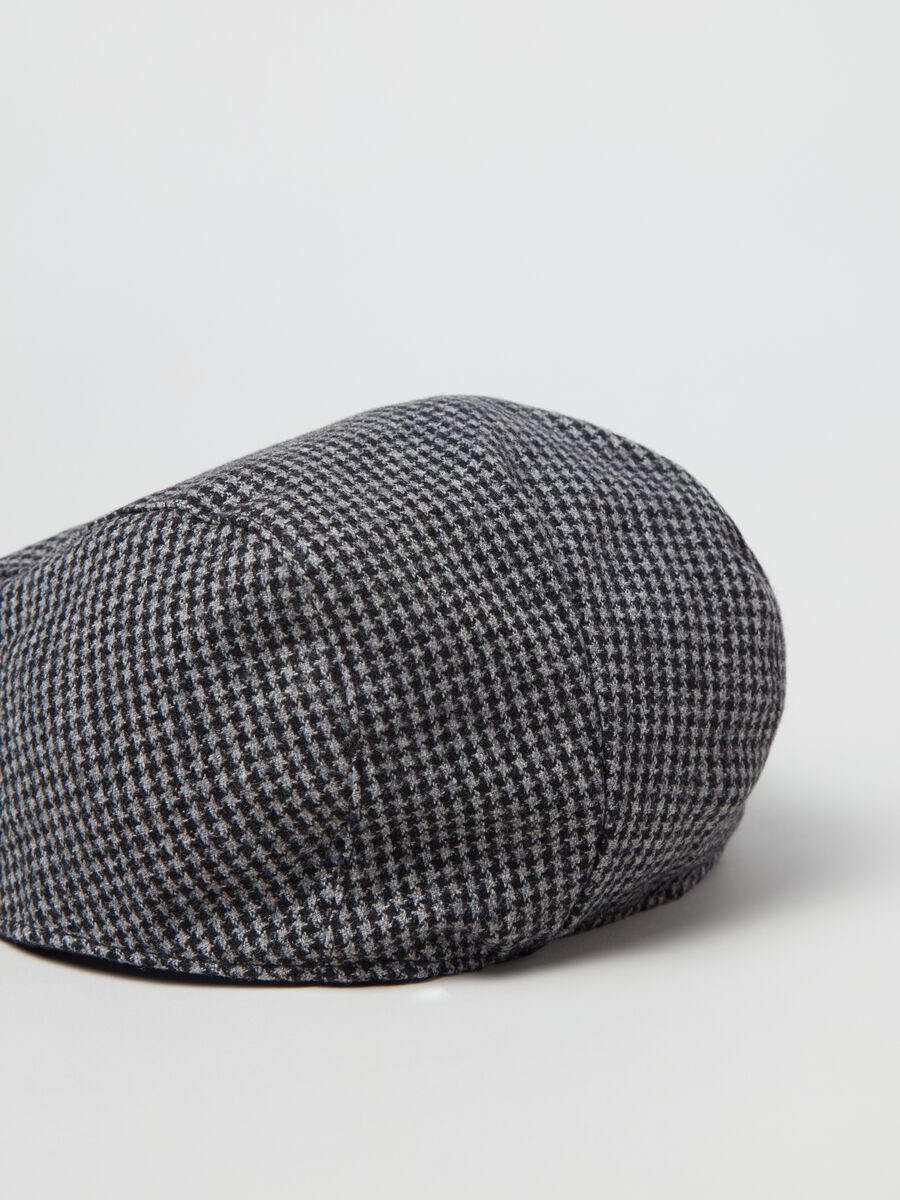 Houndstooth patterned cap_2