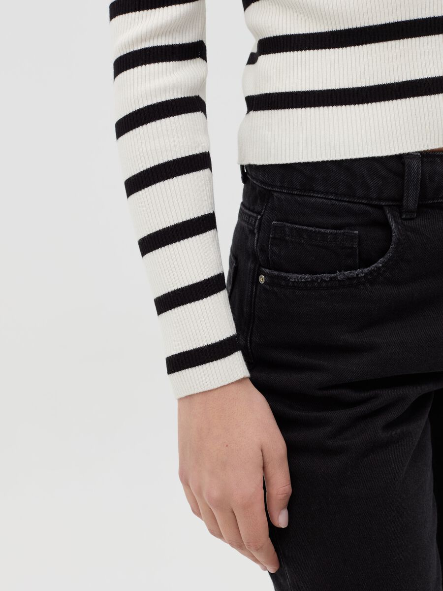 Ribbed top with striped pattern_2