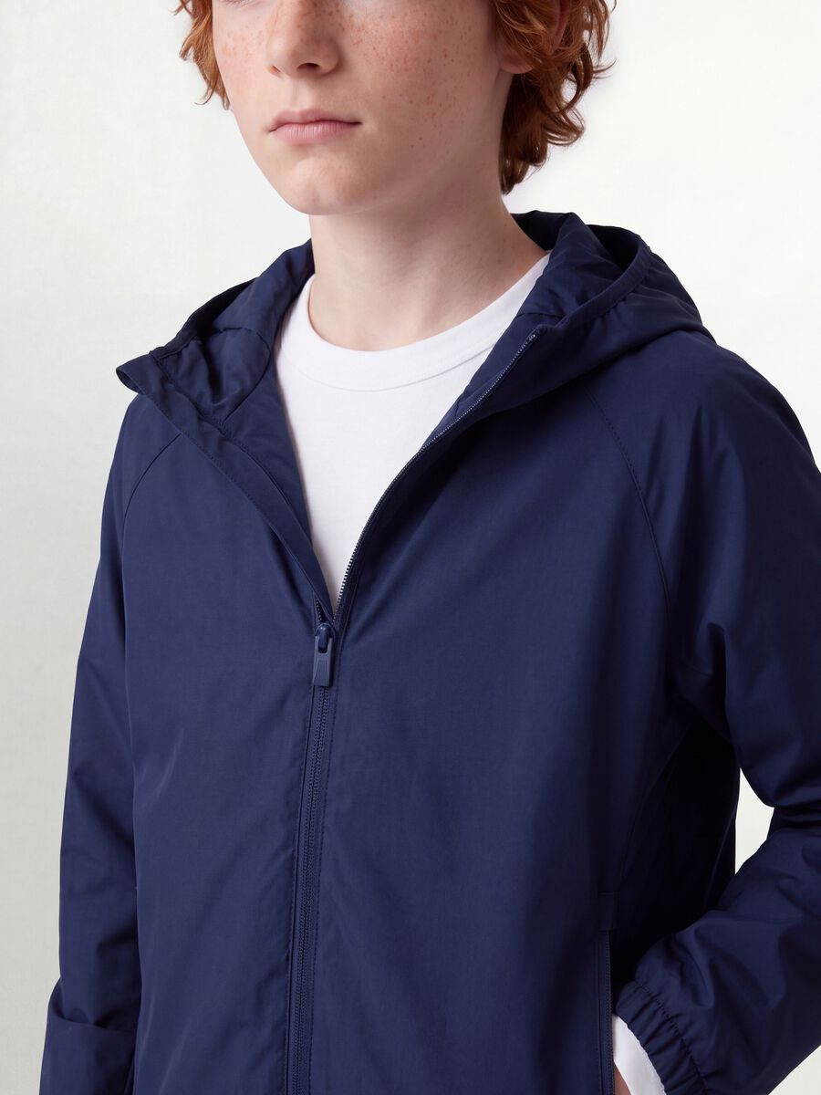 Blue boys&rsquo; rain jacket with hood and zip_3