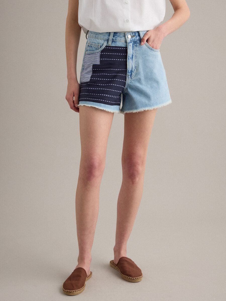 Short vaquero azul claro de puro algod&oacute;n con detalles patchwork_1