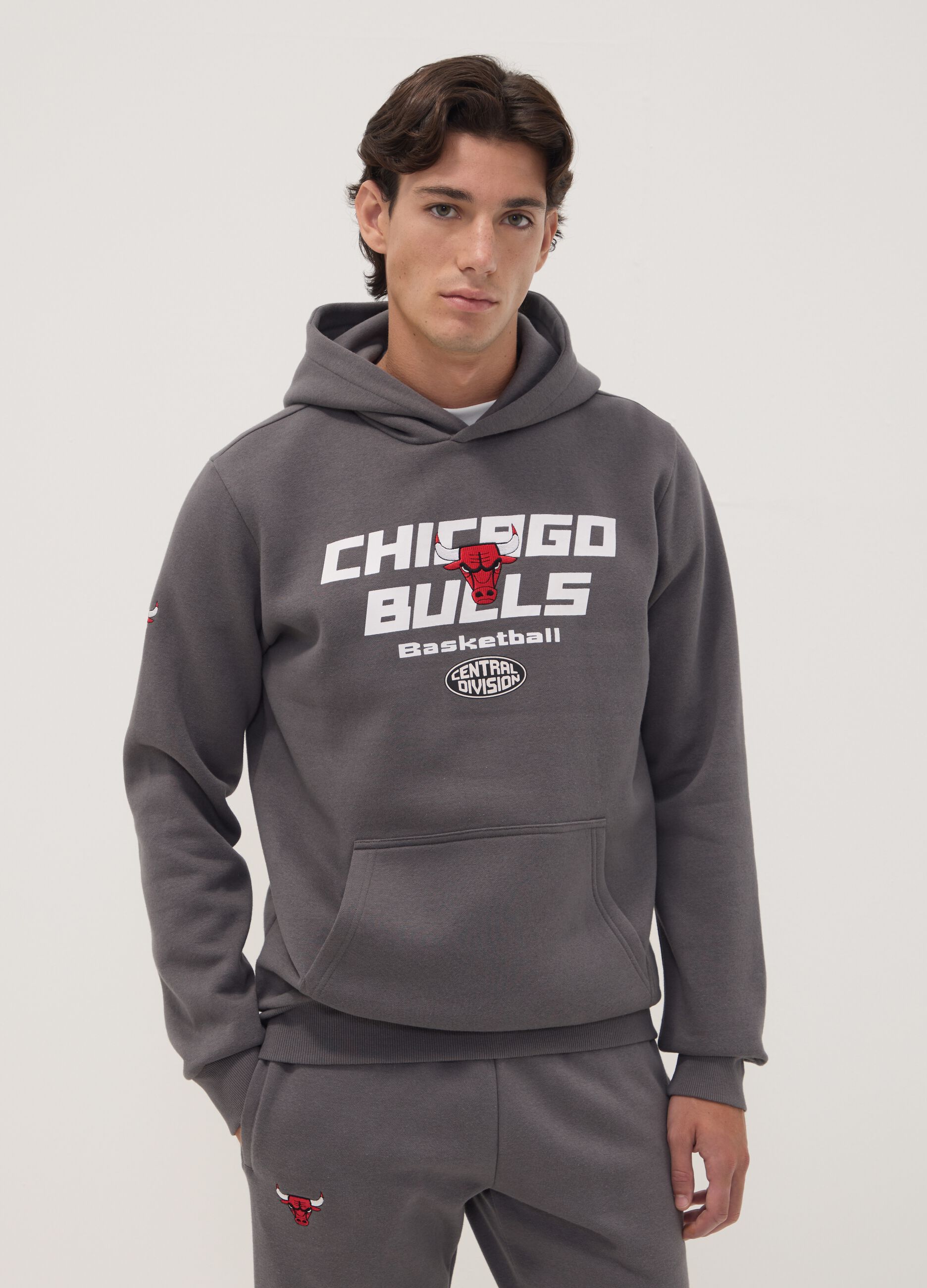 Sweat com capuz cinzenta em mistura de algod&atilde;o com estampado Chicago Bulls