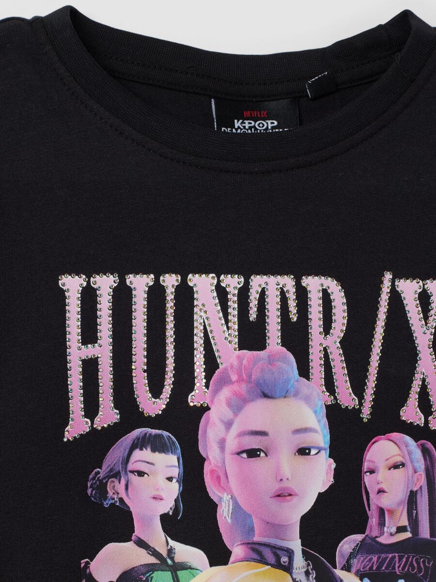 T-shirt preta em algod&atilde;o el&aacute;stico com estampado K-Pop Demon Hunters_2
