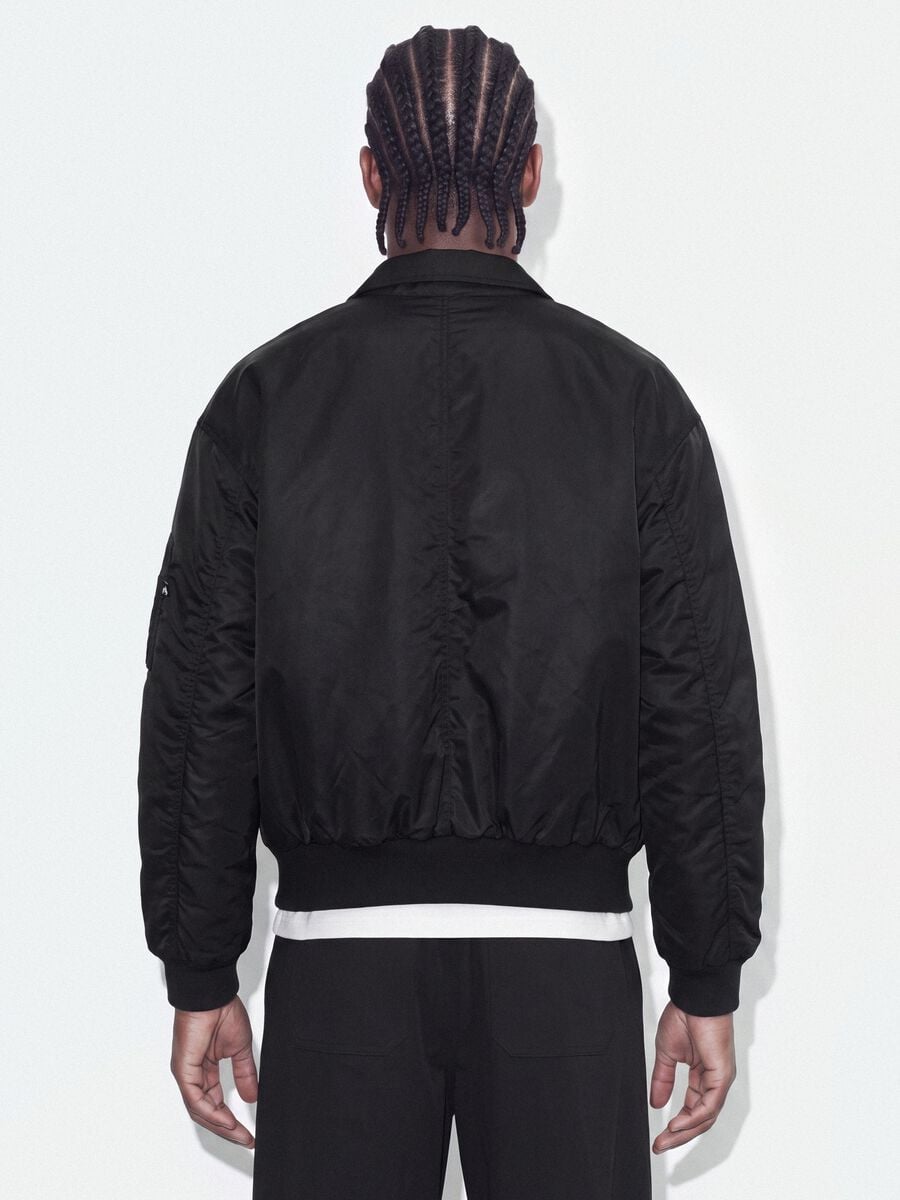 Black cropped padded jacket with zip and shirt collar_2