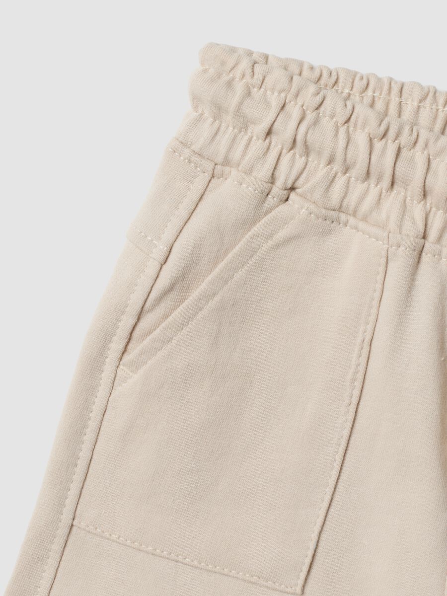 Beige organic cotton shorts with elasticated waist_2