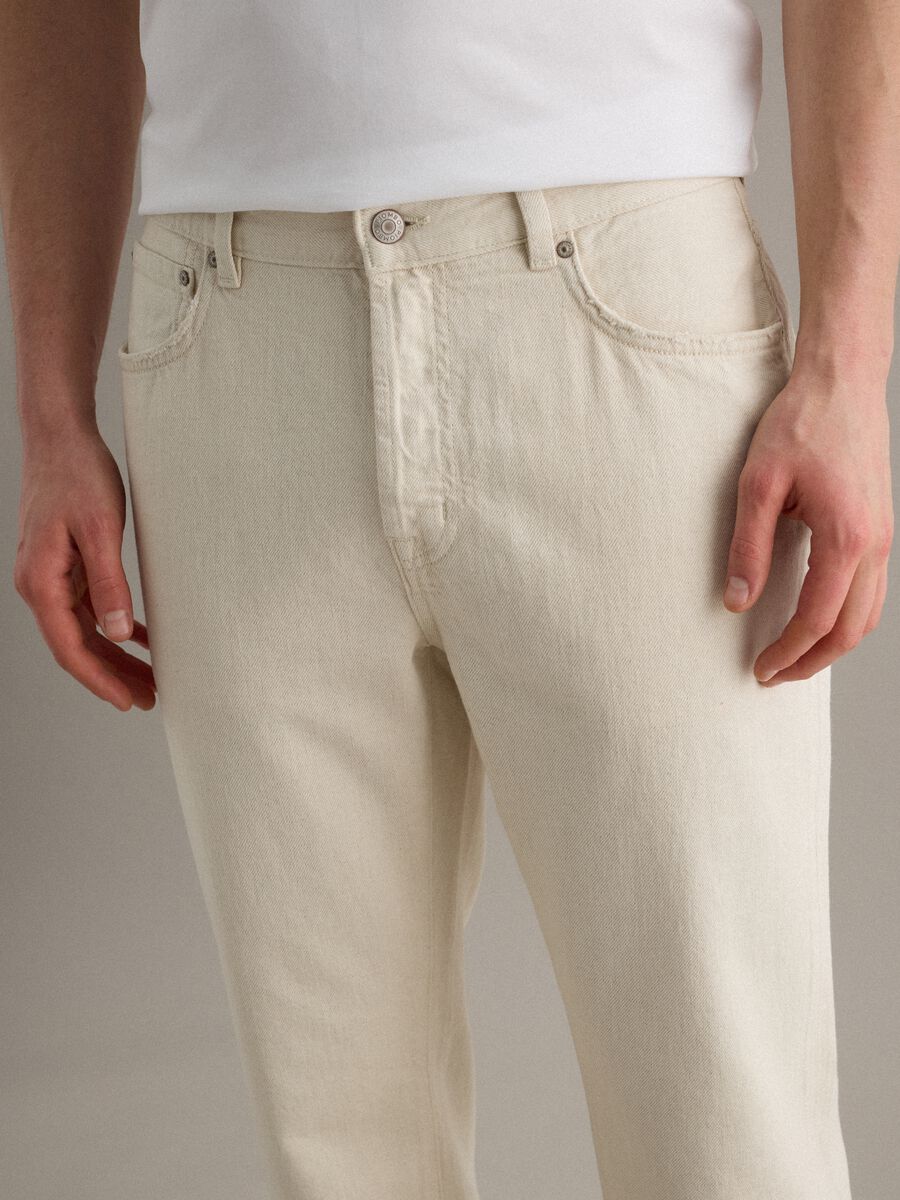Beige regular fit cotton-linen blend jeans_3