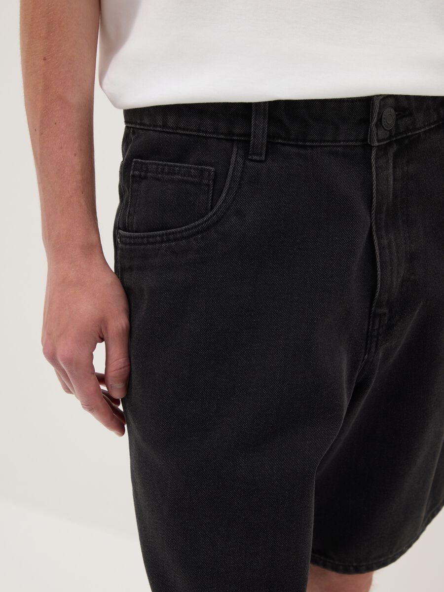 Bermudas de ganga pretas em mistura de algod&atilde;o, corte baggy_4