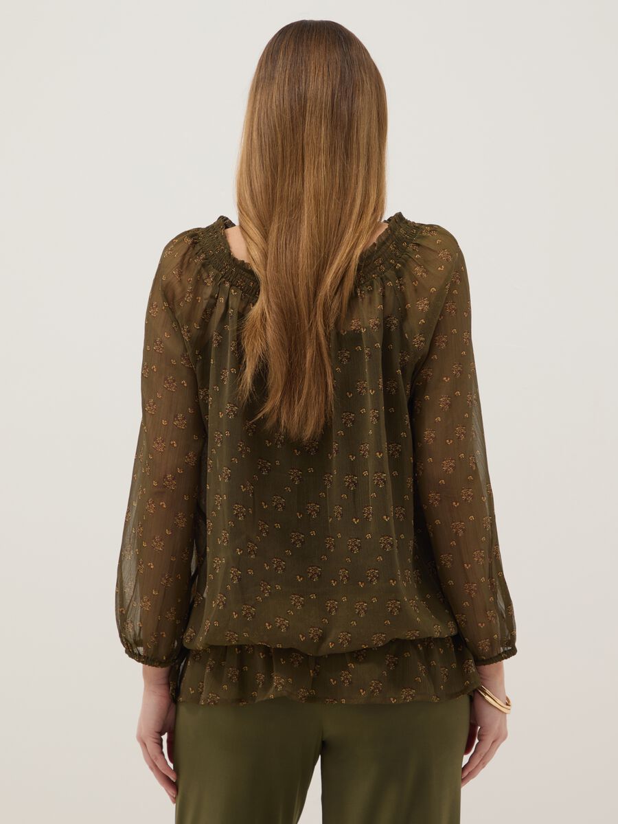 Green maternity blouse with boat neckline and fantasy print_2