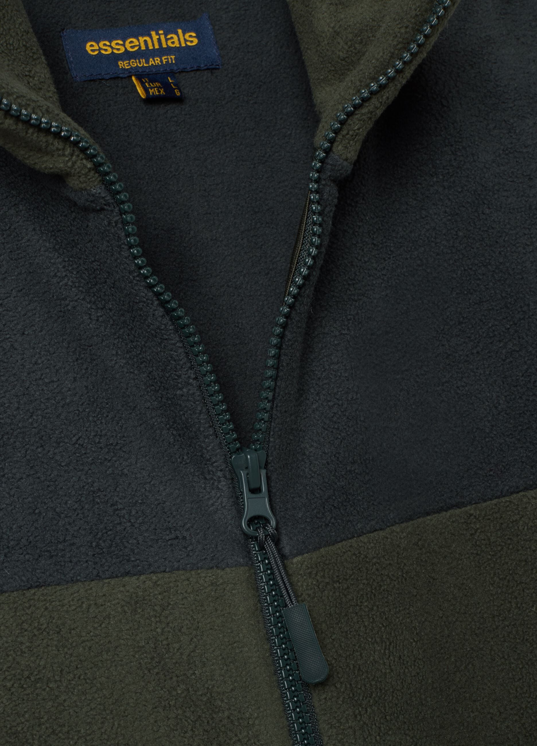 Green fleece zip-neck sweatshirt, regular fit