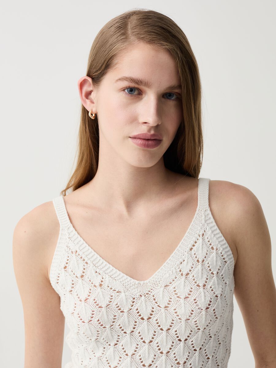 Crochet tank top with V neck_1