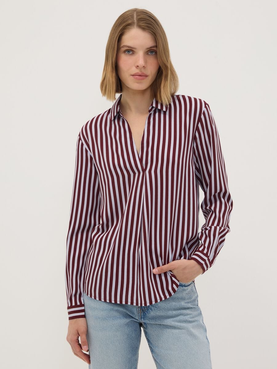Camicia rossa a righe in pura viscosa con colletto classico regular fit_1