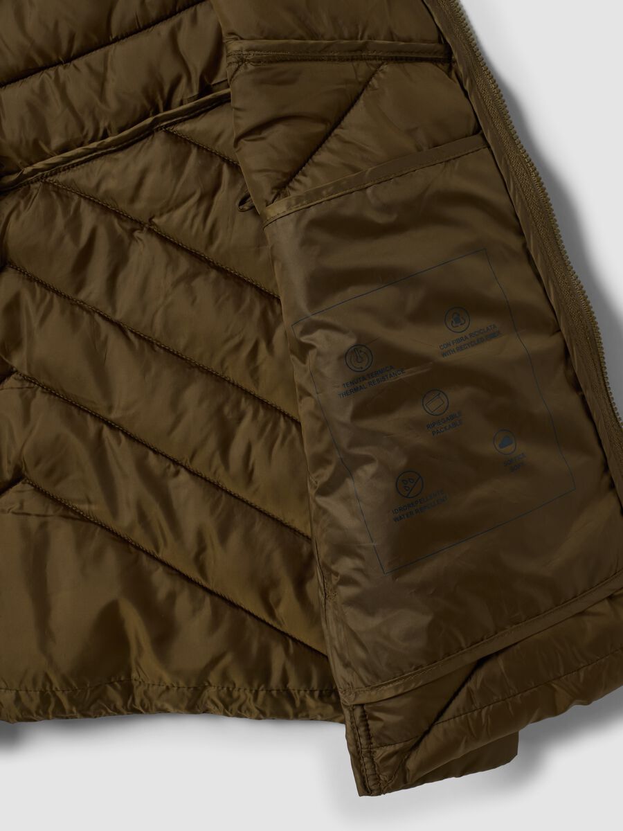 Green ultralight quilted gilet with zip and high neck_2