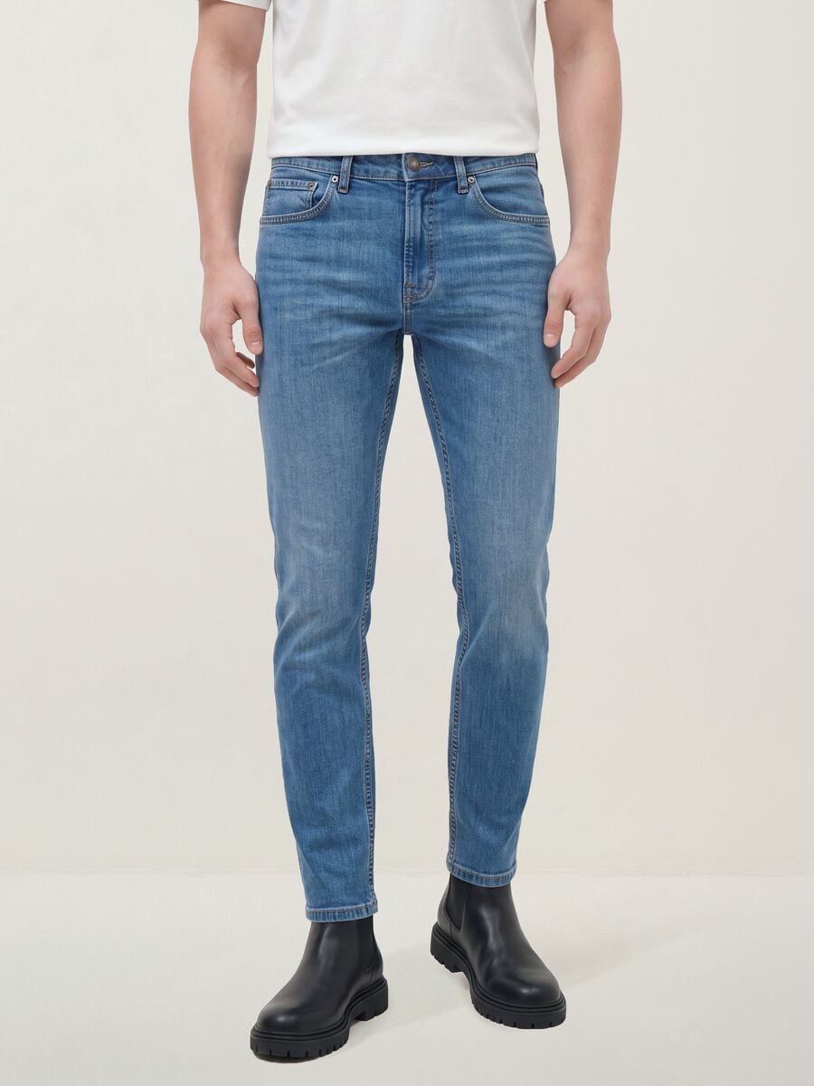Light-wash slim-fit stretch cotton jeans_1