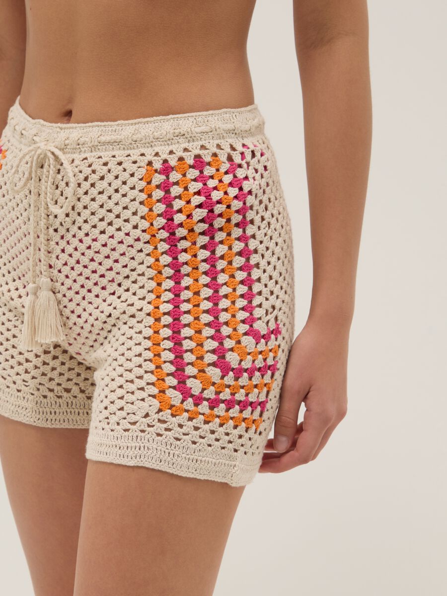 Beige pure cotton crochet shorts_3