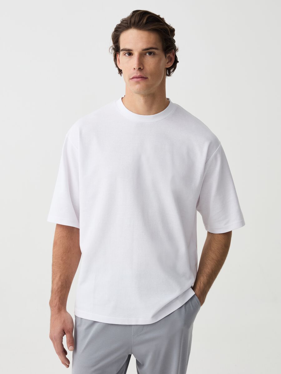 Boxy-fit T-shirt with round neck_0