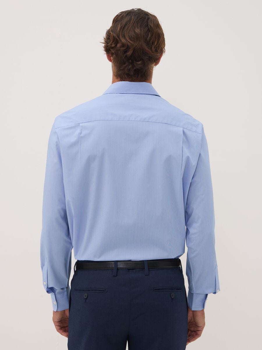 Camicia azzurra e bianca in misto lyocell easy iron regular fit_3