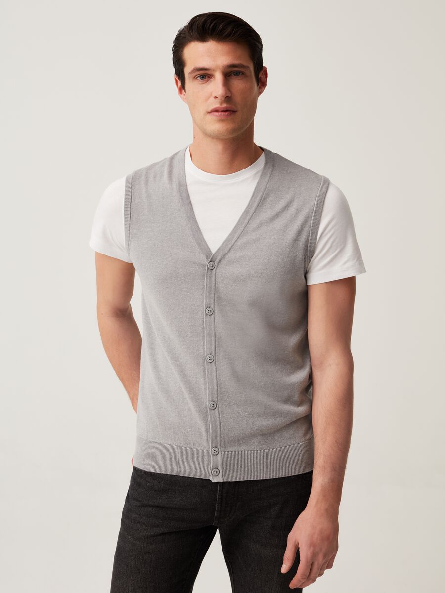 Waistcoat top with V neck and buttons_1